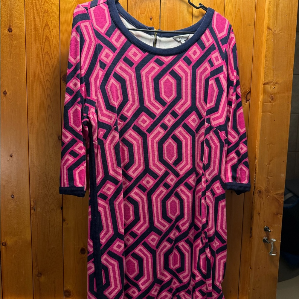 Crown & Ivy Pink and Navy Geometric Dress